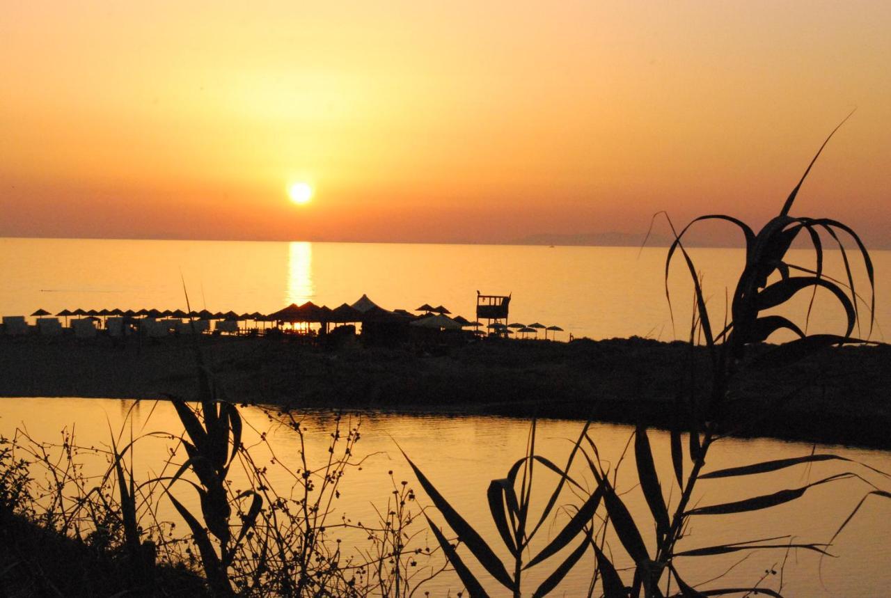Apartment Tramonto Sea-Front Valledoria  Exteriér fotografie